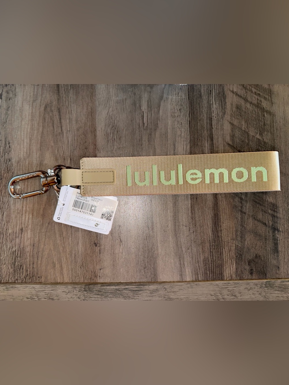 Lululemon Never Lost Keychain Trench/Pistachio